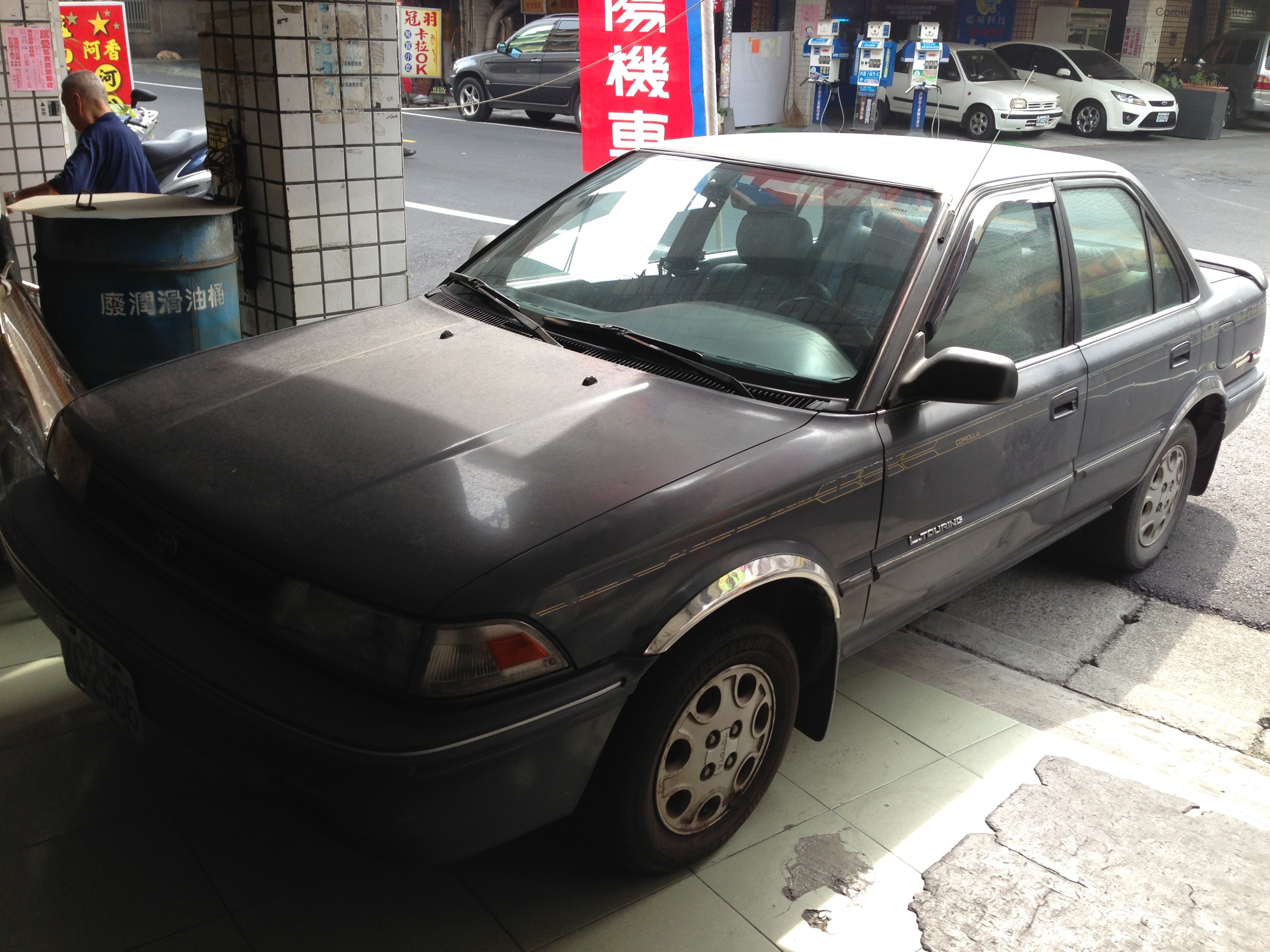 Corolla 1.6 LE.JPG